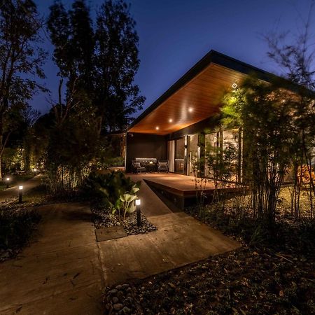 Ananda Cabin - Ezra Viniti Resort Тагайтай Экстерьер фото
